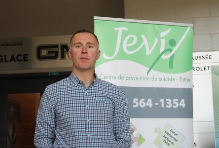 Hockey Sherbrooke teams up with JEVI on suicide prevention