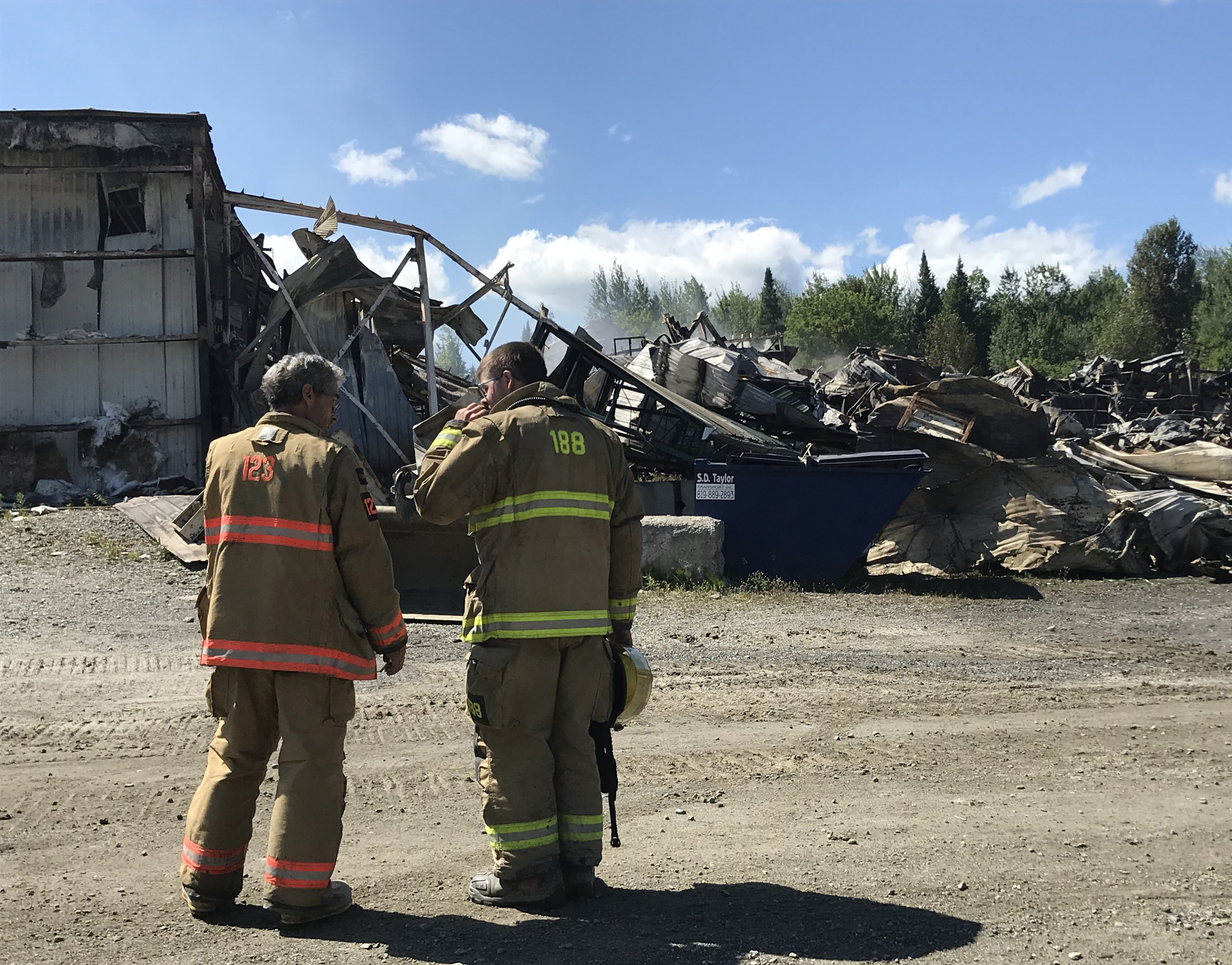 Fire ravages Palettes Perron in Sawyerville - Sherbrooke Record 