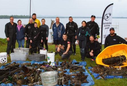 Conservation group pulls 500 kilos of waste from Brome Lake 